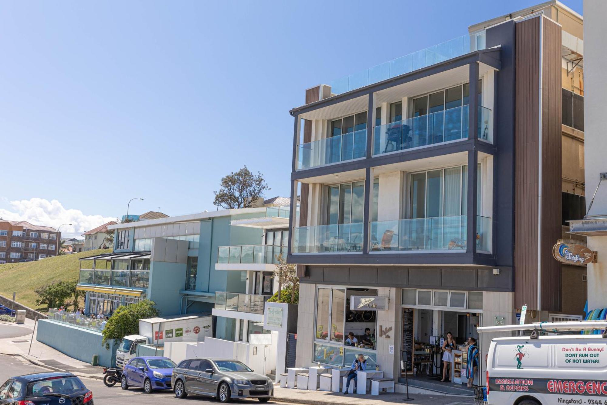 Apartment Beachfront Luxury 3 Beds With Ocean View Balcony *